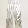 Pantalones cargo en tejido técnico plateado Pantalones cargo en tejido técnico plateado