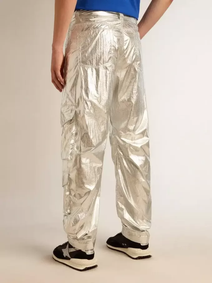 Pantalones cargo para hombre en tejido técnico plateado