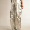 Pantalones cargo para mujer en tejido técnico plateado Pantalones cargo para mujer en tejido técnico plateado