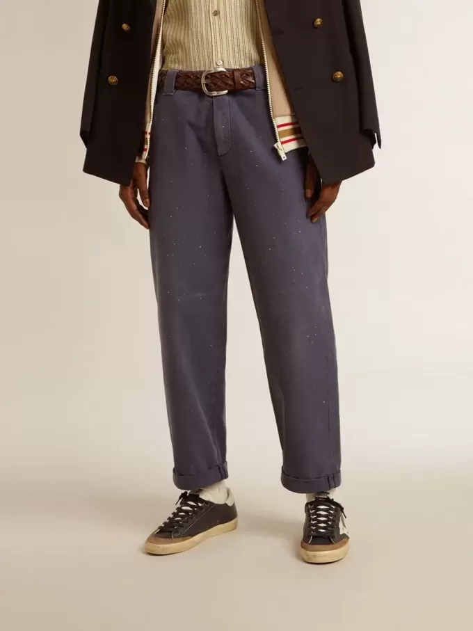 Pantalones chinos de hombre en azul con efecto desgastado Pantalones chinos de hombre en azul con efecto desgastado