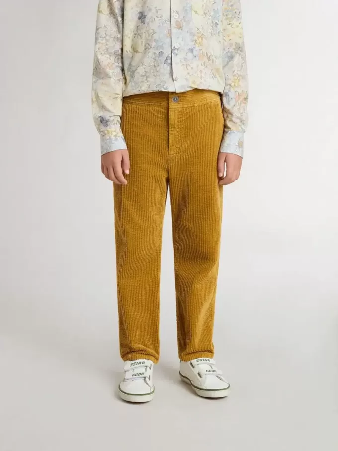 Pantalones chinos para niño en color tabaco con bordados Pantalones chinos para niño en color tabaco con bordados