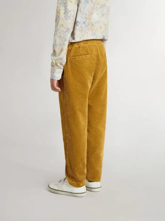 Pantalones chinos para niño en color tabaco con bordados Pantalones chinos para niño en color tabaco con bordados