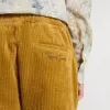 Pantalones chinos para niño en color tabaco con bordados Pantalones chinos para niño en color tabaco con bordados