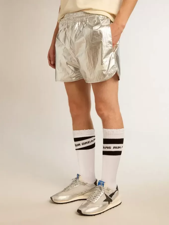 Pantalones cortos de running para hombre en tejido plateado Pantalones cortos de running para hombre en tejido plateado