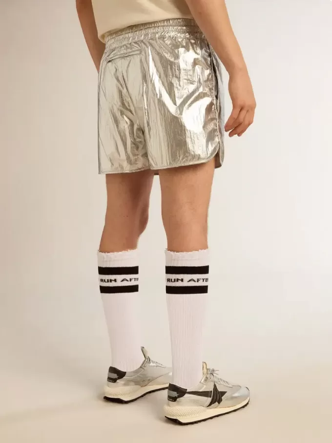 Pantalones cortos de running para hombre en tejido plateado Pantalones cortos de running para hombre en tejido plateado