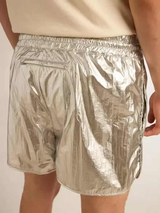 Pantalones cortos de running para hombre en tejido plateado Pantalones cortos de running para hombre en tejido plateado