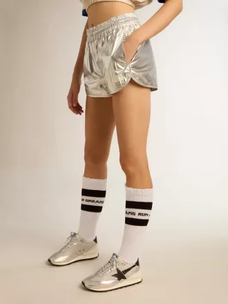 Pantalones cortos de running para mujer en tejido plateado