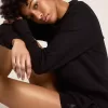 Pantalones cortos negros para mujer con estrella tono sobre tono