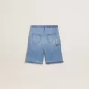 Pantalones cortos vaqueros para niño con bordado en la parte trasera Pantalones cortos vaqueros para niño con bordado en la parte trasera