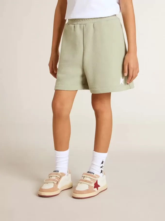 Pantalones cortos verde claro con estrella blanca Pantalones cortos verde claro con estrella blanca