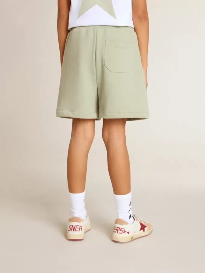 Pantalones cortos verde claro con estrella blanca Pantalones cortos verde claro con estrella blanca