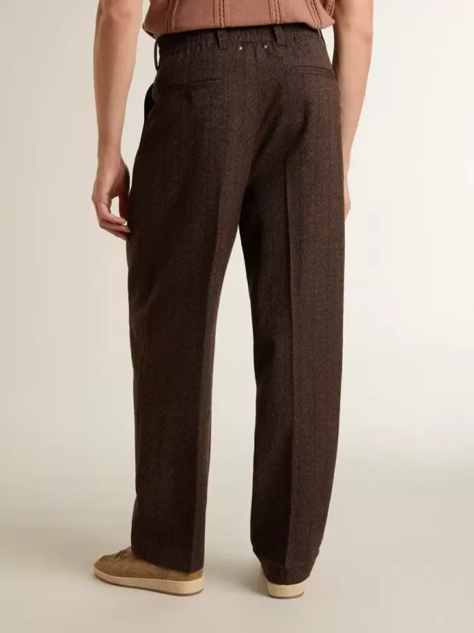 Pantalones de chándal para hombre en lana marrón oscuro con diseño de rayas finas Pantalones de chándal para hombre en lana marrón oscuro con diseño de rayas finas