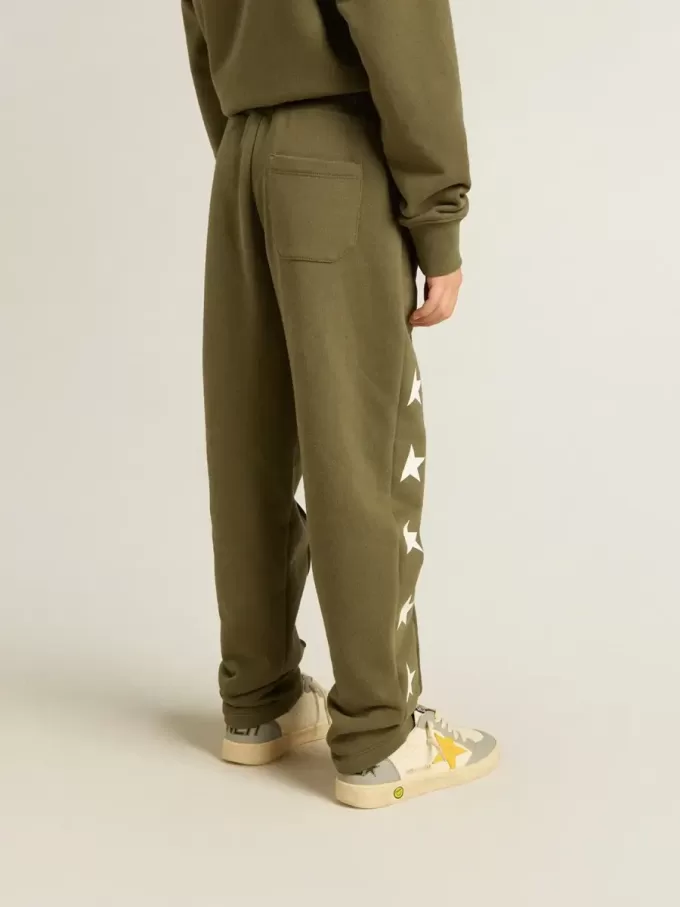 Pantalones de chándal para niño en verde militar con estrellas blancas Pantalones de chándal para niño en verde militar con estrellas blancas