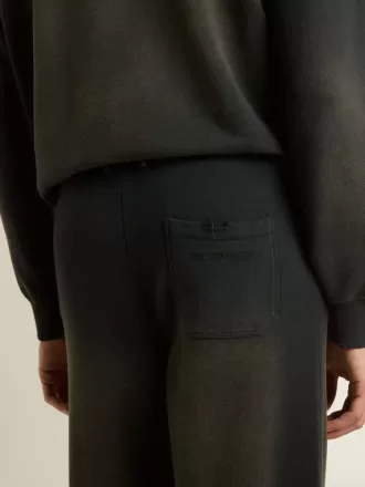 Pantalones deportivos unisex lavados en negro Pantalones deportivos unisex lavados en negro