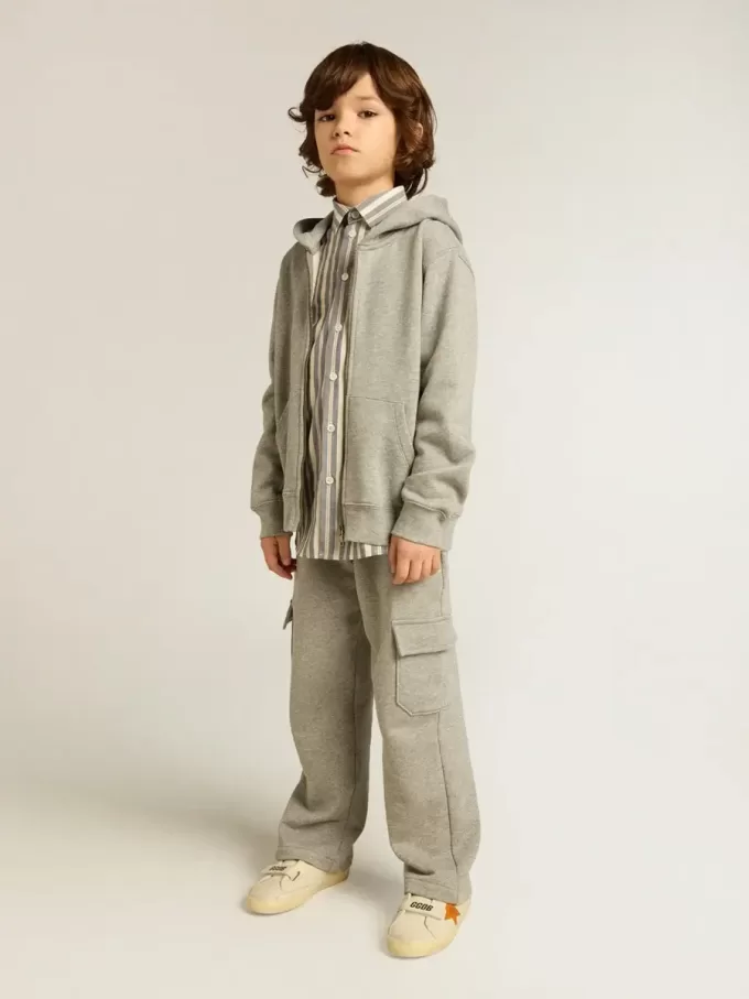 Pantalones joggers cargo de algodón gris jaspeado con bordados. Pantalones joggers cargo de algodón gris jaspeado con bordados.