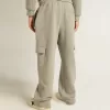 Pantalones joggers cargo de algodón gris jaspeado con bordados. Pantalones joggers cargo de algodón gris jaspeado con bordados.