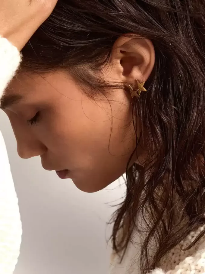 Pendientes de botón para mujer en color oro antiguo Pendientes de botón para mujer en color oro antiguo