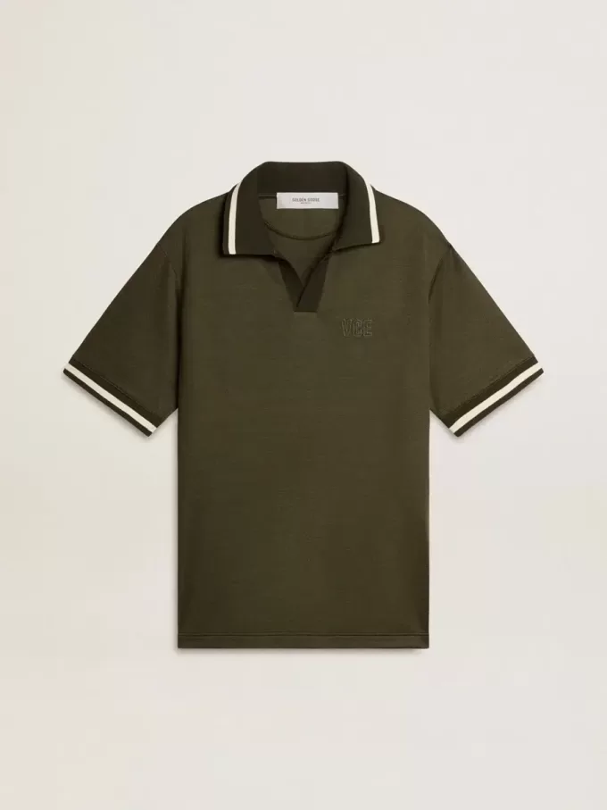 Polo de jersey verde militar para hombre con bordado Polo de jersey verde militar para hombre con bordado