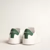 Purestar con estrella blanca de origen biológico y lengüeta del talón de cuero verde mate