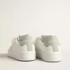 Purestar con estrella blanca y lengüeta de cuero gris en el talón