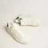 Purestar con estrella blanca y lengüeta en el talón con estampado de lagarto burdeos