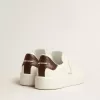 Purestar con estrella blanca y lengüeta en el talón con estampado de lagarto burdeos