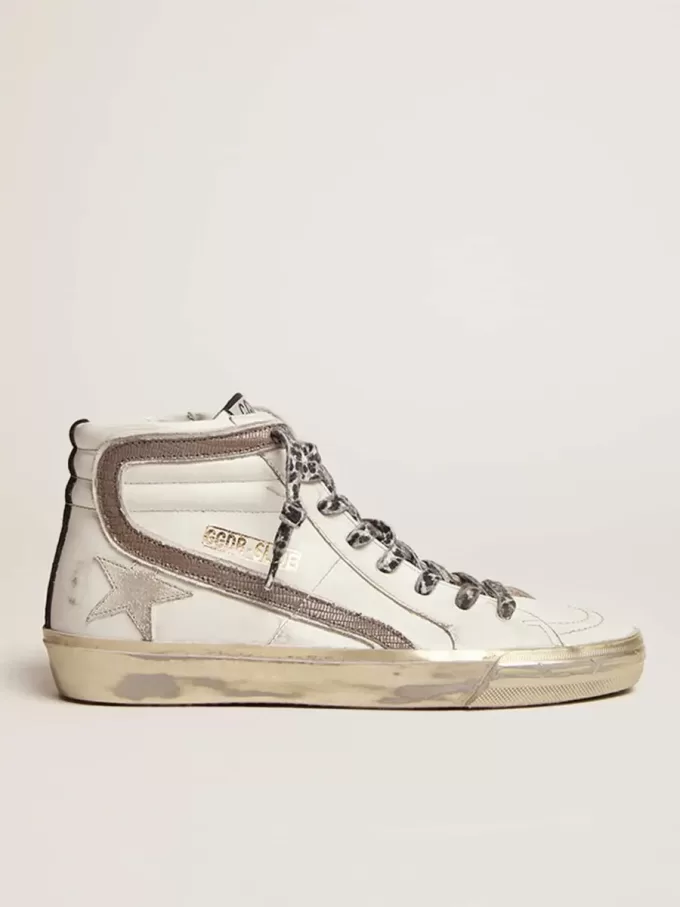 Sandalias de mujer con estrella en ante blanco y detalle de cuero Sandalias de mujer con estrella en ante blanco y detalle de cuero