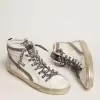 Sandalias de mujer con estrella en ante blanco y detalle de cuero Sandalias de mujer con estrella en ante blanco y detalle de cuero