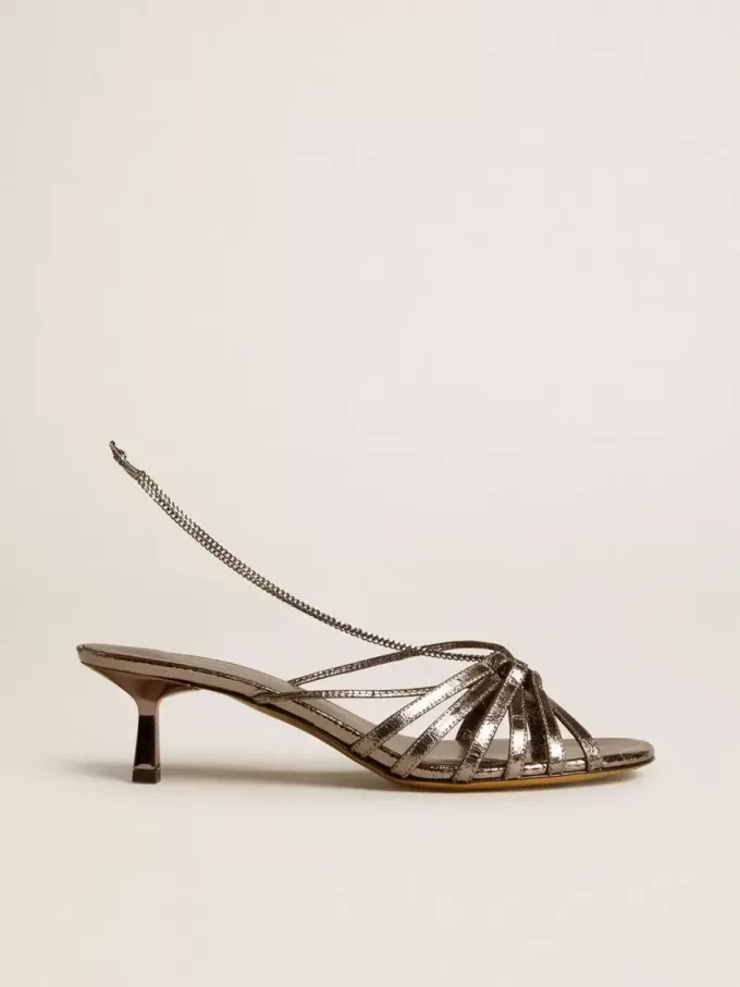 Sandalias Nico con tacón bajo en piel gris metalizada Sandalias Nico con tacón bajo en piel gris metalizada