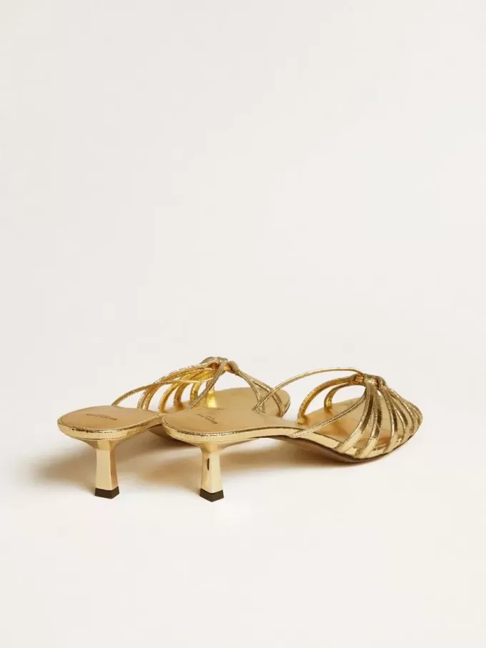 Sandalias Nico con tacón bajo en piel metalizada dorada Sandalias Nico con tacón bajo en piel metalizada dorada