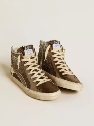 Sandalias para mujer en negro y plata brillante con estrella de piel y destellos metálicos