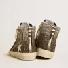 Sandalias para mujer en negro y plata brillante con estrella de piel y destellos metálicos Sandalias para mujer en negro y plata brillante con estrella de piel y destellos metálicos