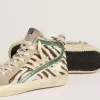 Sandalias para mujer en piel de potro con estampado de cebra y detalle en piel laminada verde Sandalias para mujer en piel de potro con estampado de cebra y detalle en piel laminada verde