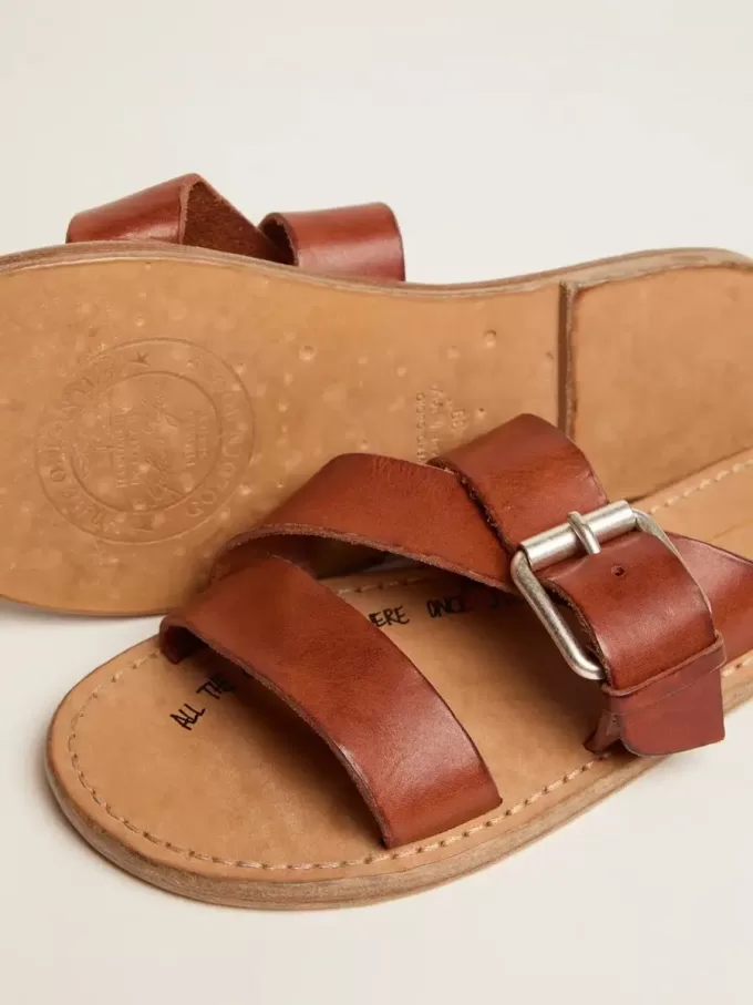 Sandalias planas Margaret en piel recubierta de resina Sandalias planas Margaret en piel recubierta de resina