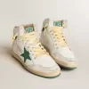 Sky-Star en piel blanca con estrella de piel verde. Sky-Star en piel blanca con estrella de piel verde.