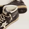Sky-Star en piel napa negra con estrella de piel blanca Sky-Star en piel napa negra con estrella de piel blanca