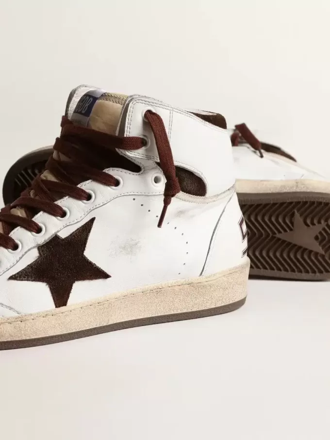 Sky-Star para hombre en piel napa blanca con estrella de ante color chocolate Sky-Star para hombre en piel napa blanca con estrella de ante color chocolate