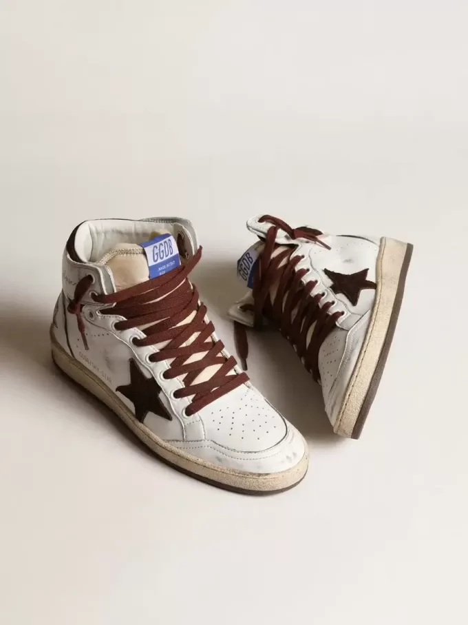 Sky-Star para mujer en piel napa blanca con estrella de ante color chocolate Sky-Star para mujer en piel napa blanca con estrella de ante color chocolate