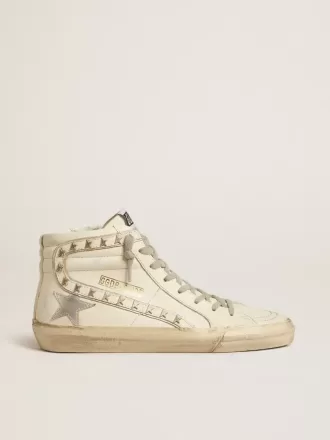Slide con estrella de cuero metalizado plateado y detalle de cuero con estrellas