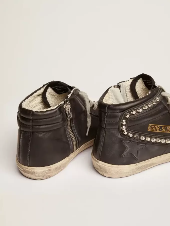 Slide negro con tachuelas para mujer Slide negro con tachuelas para mujer