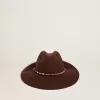 Sombrero marrón café con correa de cuero con tachuelas
