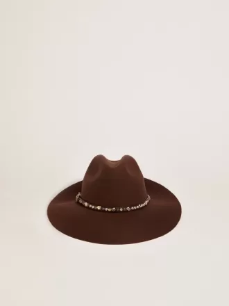 Sombrero marrón café con correa de cuero con tachuelas