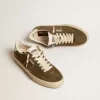 Soul Star para hombre en ante verde con lengüeta y talón de cuero blanco Soul Star para hombre en ante verde con lengüeta y talón de cuero blanco