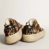 Space-Star para mujer en piel de potro con estampado de leopardo y estrella negra Space-Star para mujer en piel de potro con estampado de leopardo y estrella negra