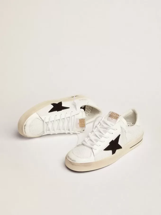 Stardan con inserciones de cuero blanco y malla y estrella de ante negro