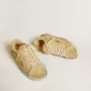 Stardan en ante beige con lengüeta de cuero en el talón y forro de borreguillo Stardan en ante beige con lengüeta de cuero en el talón y forro de borreguillo