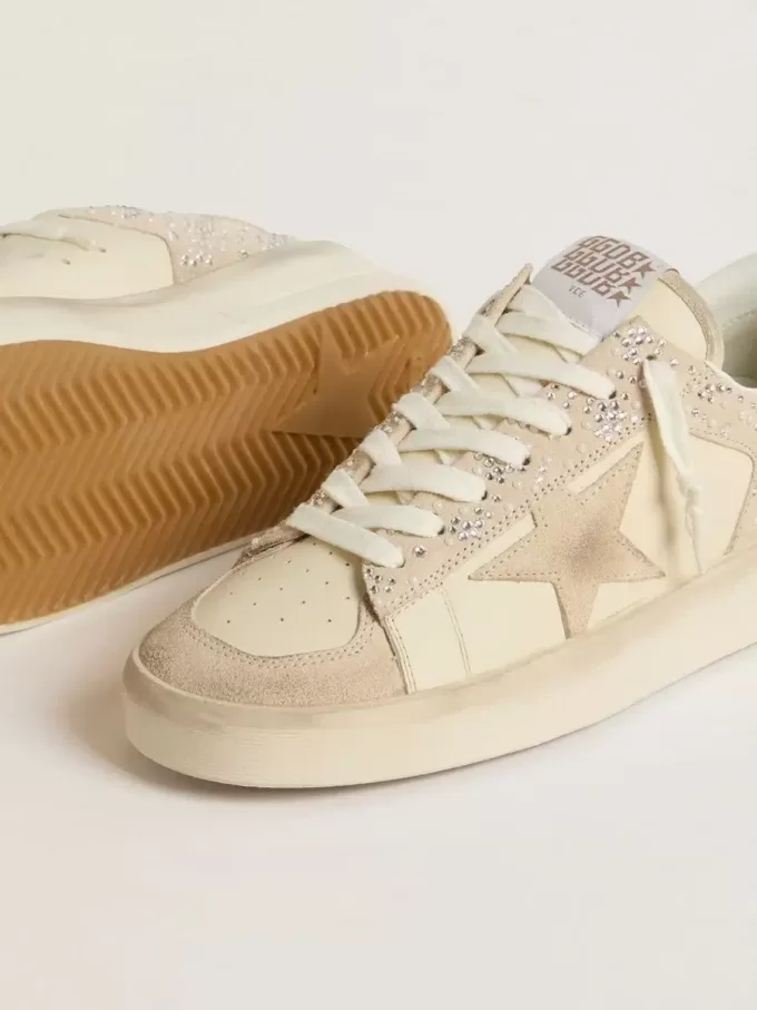 Stardan en ante y piel de color crema con Swarovski y una estrella de ante Stardan en ante y piel de color crema con Swarovski y una estrella de ante