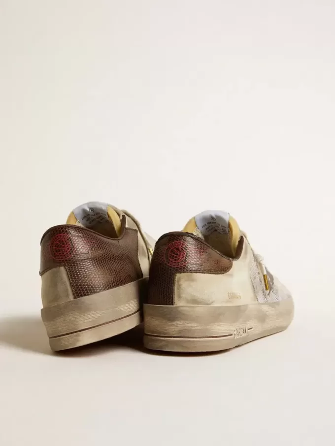 Stardan en nubuck y malla con estrella de piel marrón con estampado de lagarto Stardan en nubuck y malla con estrella de piel marrón con estampado de lagarto