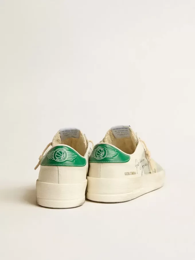 Stardan en piel napa blanca con estrella de piel color crema Stardan en piel napa blanca con estrella de piel color crema