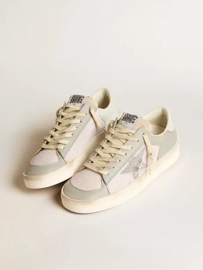Stardan en piel napa gris y malla blanca con estrella de piel gris